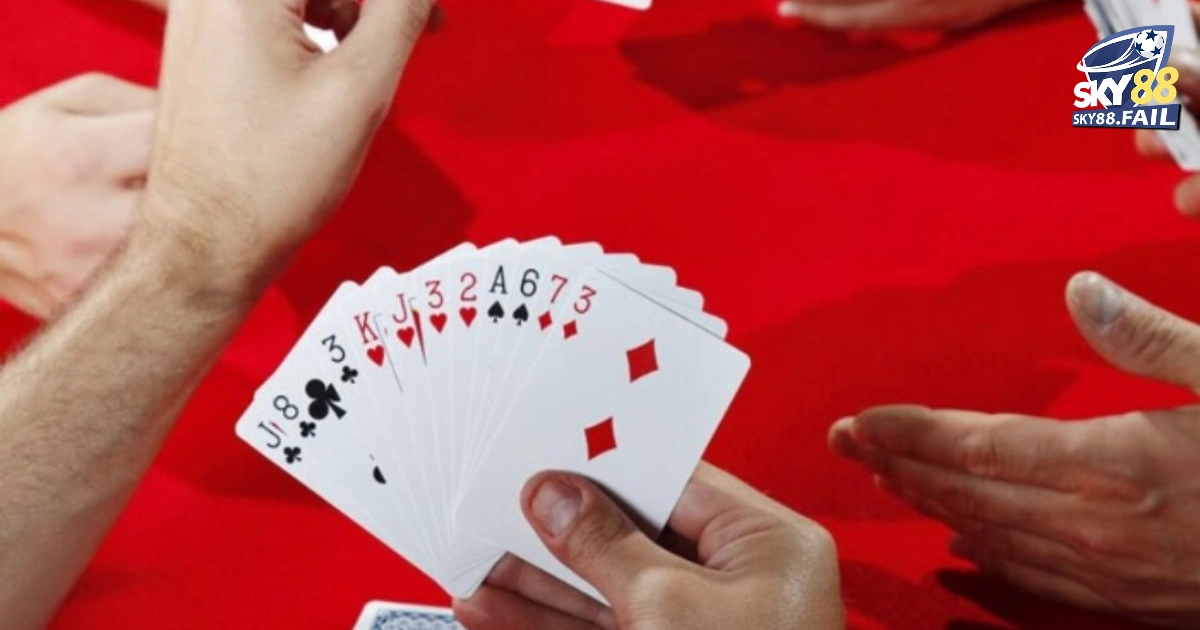 Một trong những yếu tố quyết định thắng thua trong Tiến Lên Miền Bắc chính là khả năng đọc bài của đối thủ