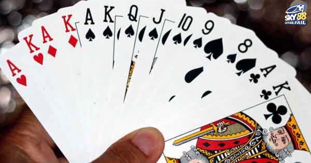 Cách chơi bài tiến lên miền Bắc có nhiều điểm đặc sắc