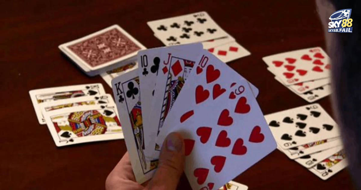 Cách Chơi Bài Tiến Lên Miền Nam Tại SKY88 Chi Tiết Cho Người Mới 3 Khi tới trắng, bạn không chỉ giành chiến thắng ngay lập tức mà còn nhận được tiền thưởng từ bàn chơi