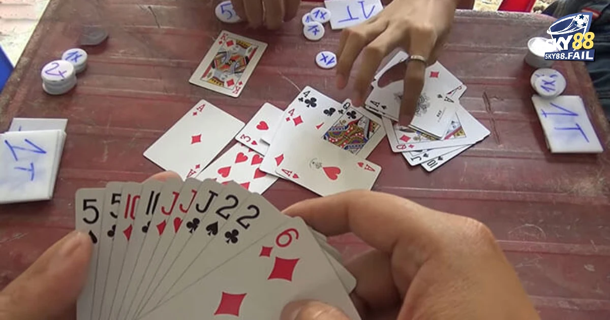 việc biết cách tải và cài đặt bài Tiến Lên Sky88 trên điện thoại hay máy tính là vô cùng quan trọng